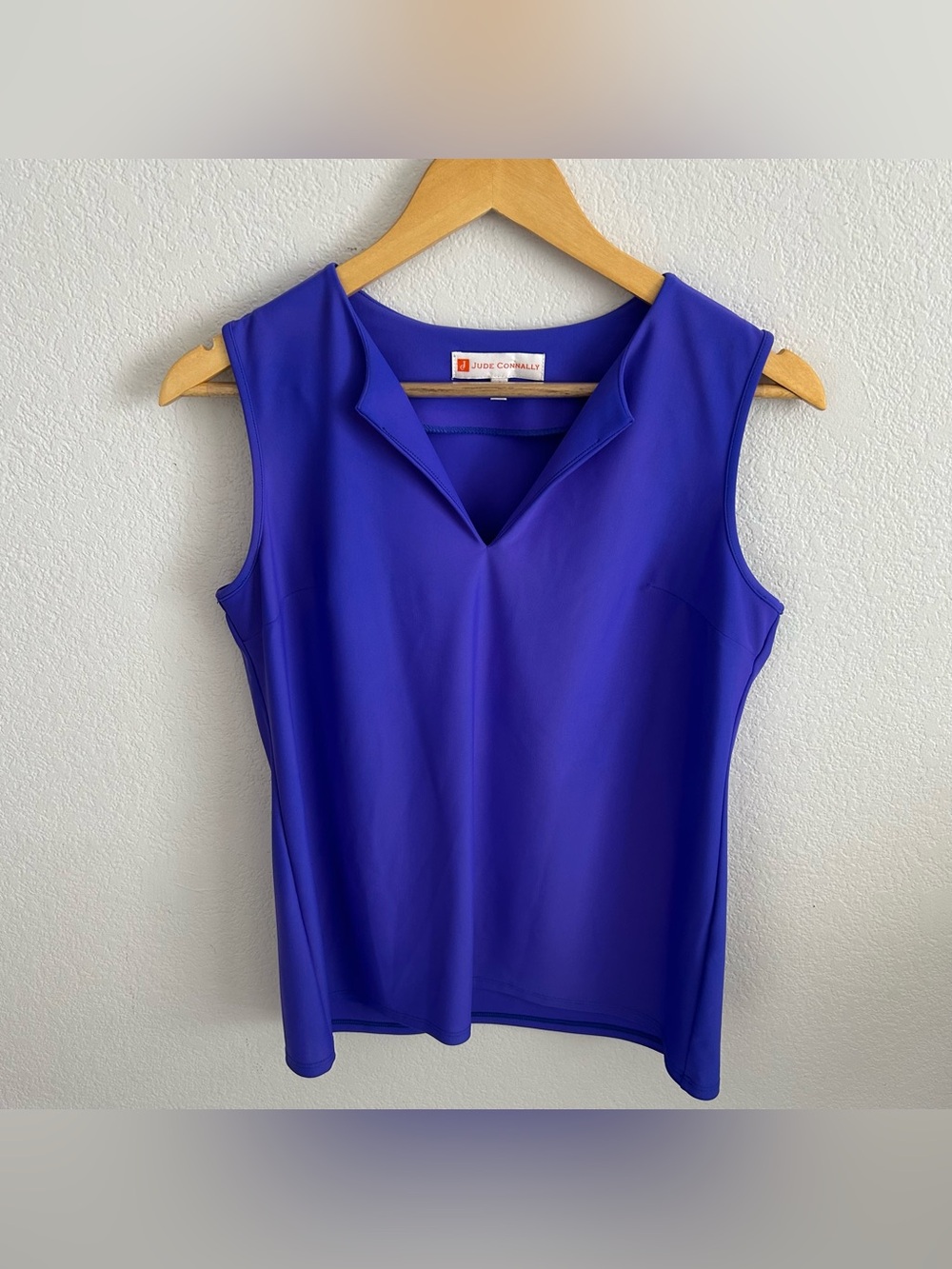 Jude Connally Women's Sleeveless V Neck Blue Blouse/top. Small